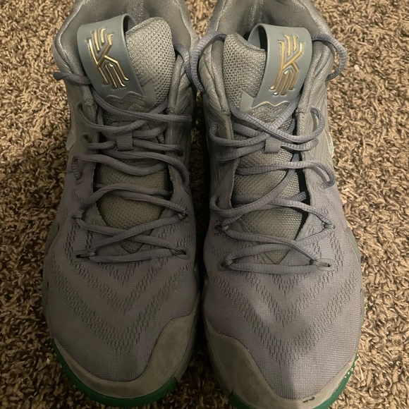 Nike Kyrie 4 " City Guardian " - Picture 2 of 6